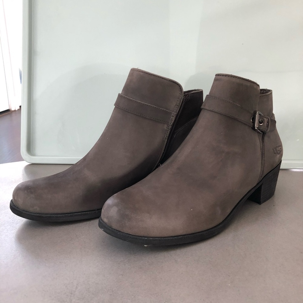 Ugg ankle boot